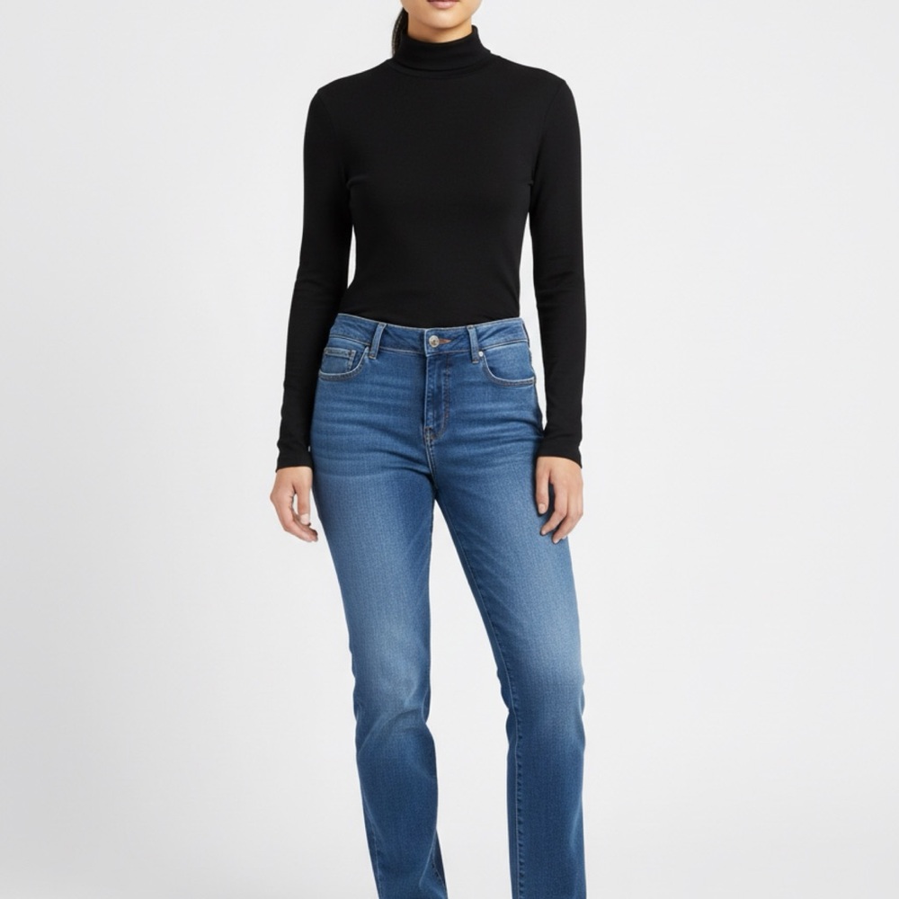 Express Women's Blue Straight Leg Jeans